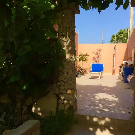 Apartment A Due Passi Da Cala Pisana Lampedusa