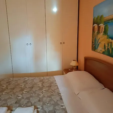 A Due Passi Da Cala Pisana Apartment *