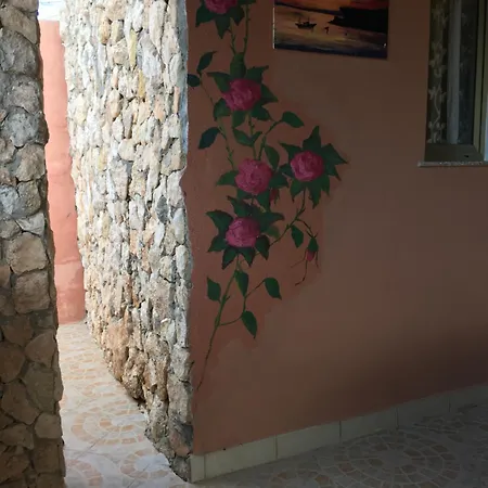 A Due Passi Da Cala Pisana *