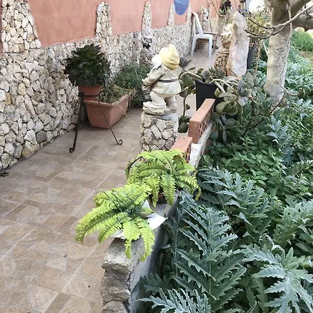 A Due Passi Da Cala Pisana *