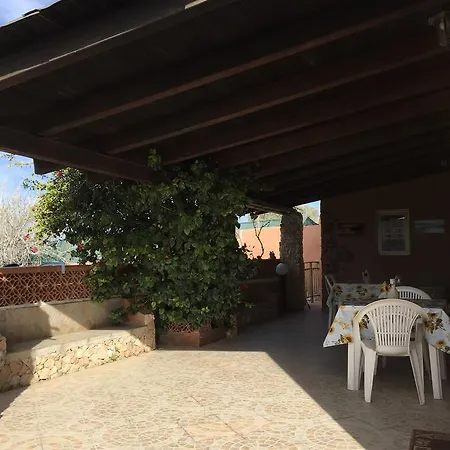 A Due Passi Da Cala Pisana *